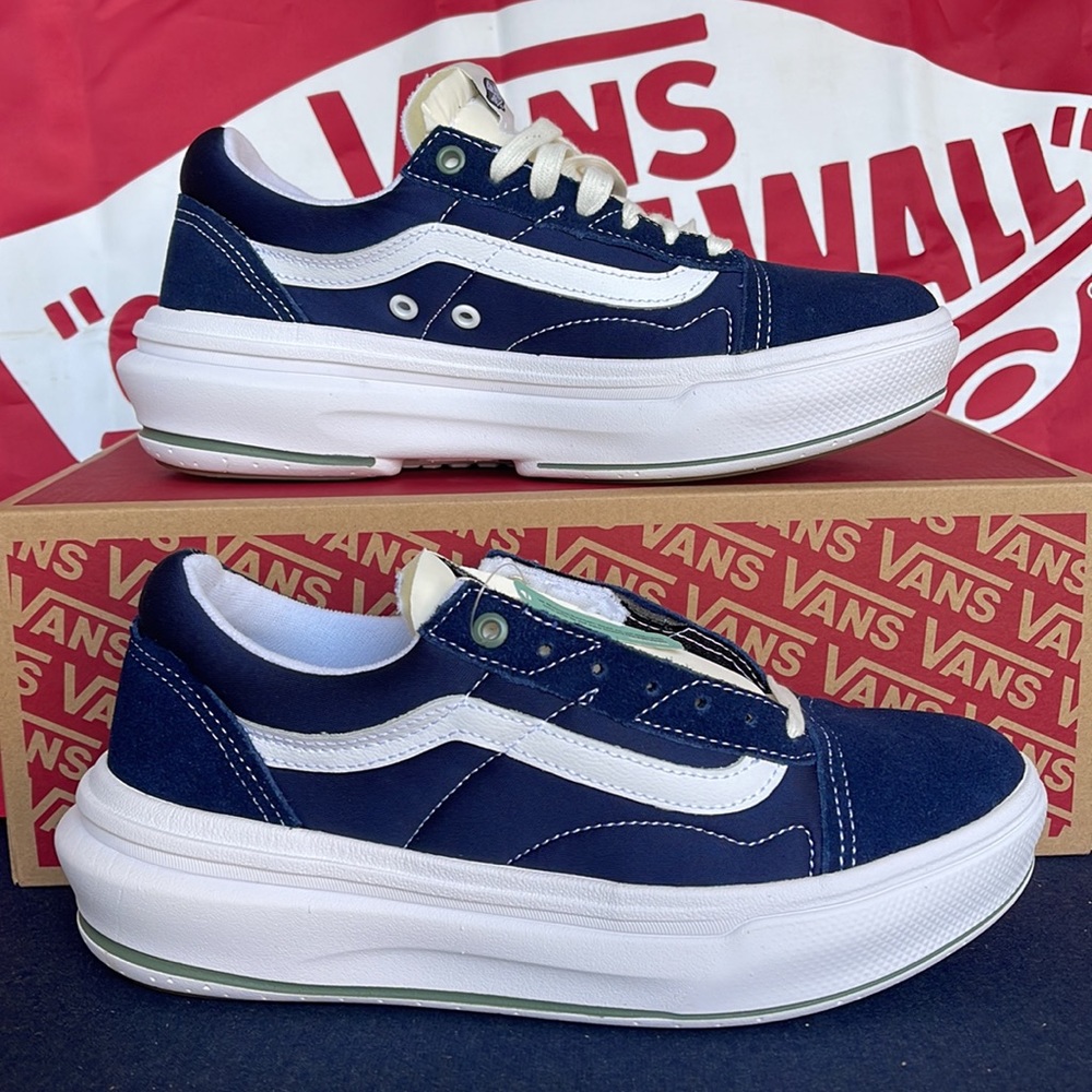 Vans Old Skool Over
Pop Color Dress Blues
VNOA7Q5ELKZ
WMNS platforms - sneakers - Picture 1 of 16